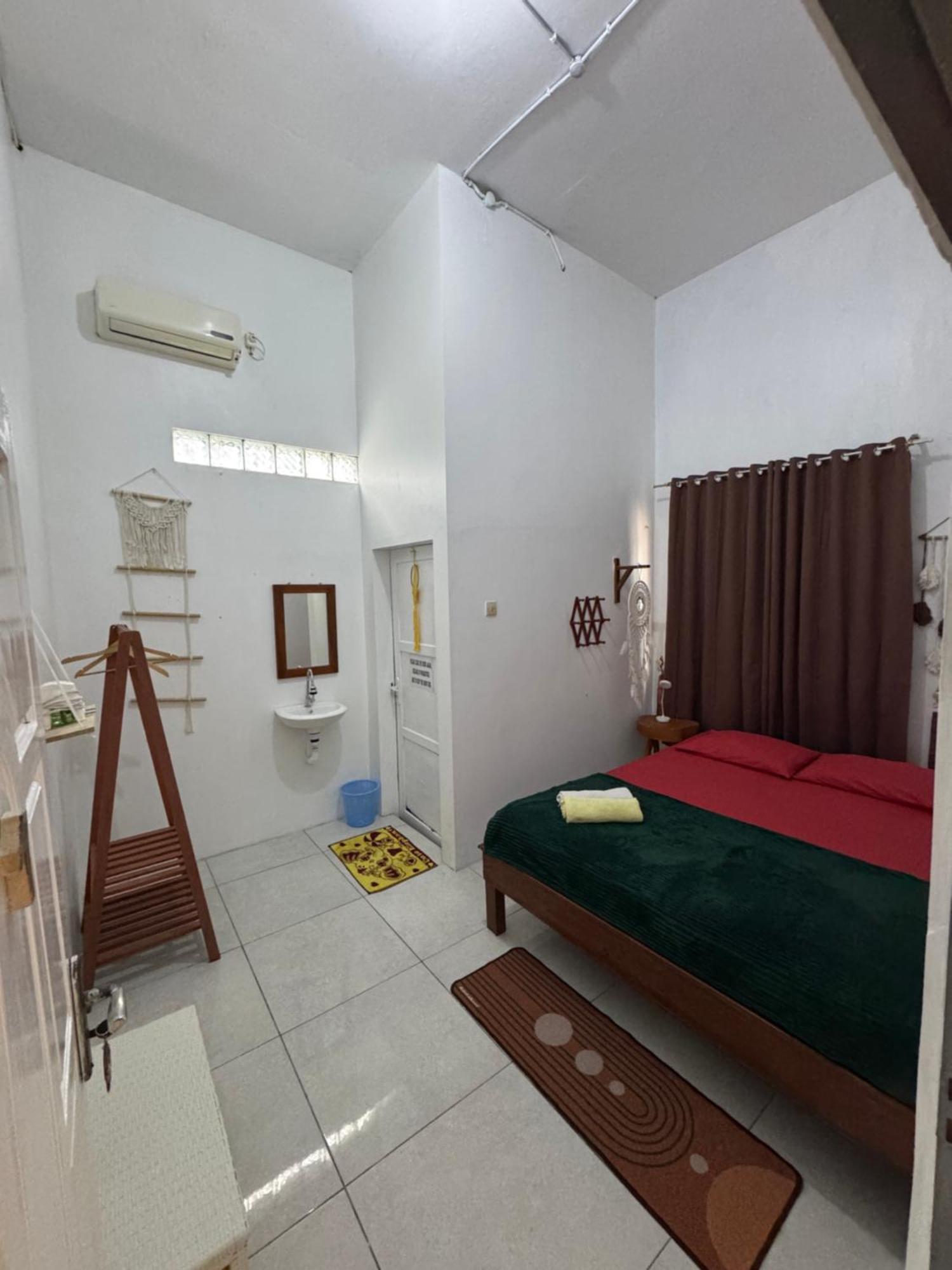 Loyal Friend Hostel Каримунджава Екстериор снимка